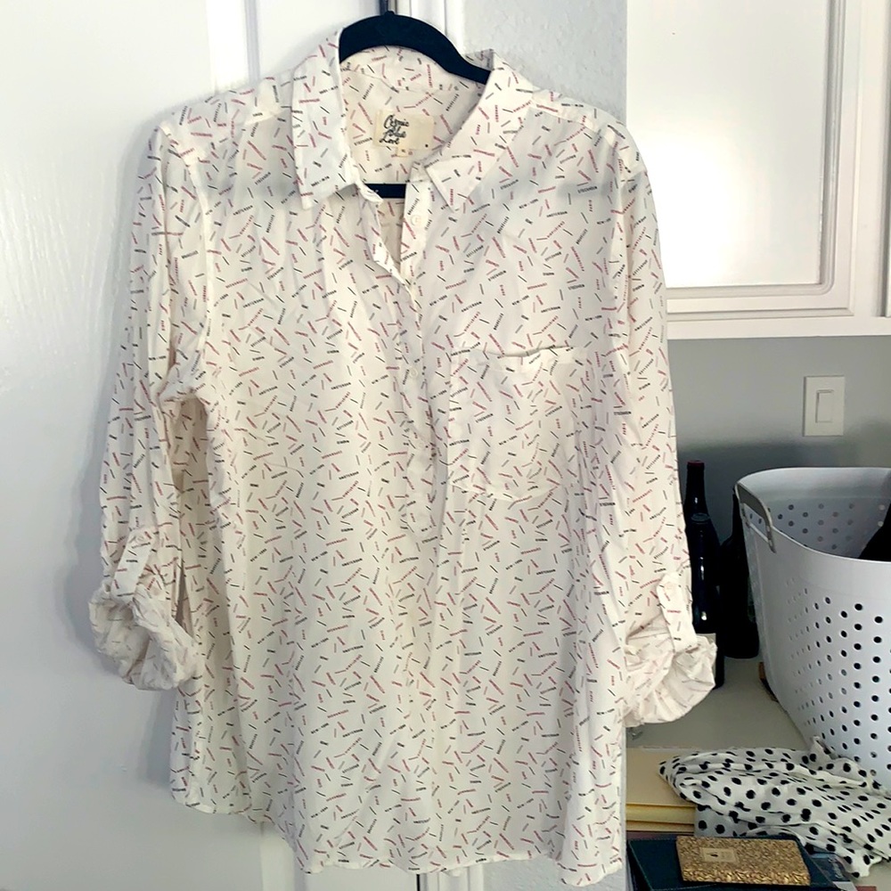 Cute blouse.